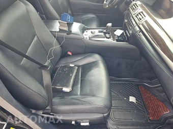 2015 Lexus LS 460 – miniatura 8