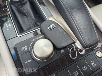 2015 Lexus LS 460L – miniatura 8