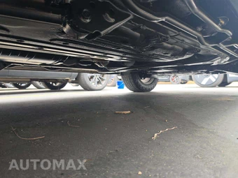 2015 Lexus LX 570 – miniatura 18
