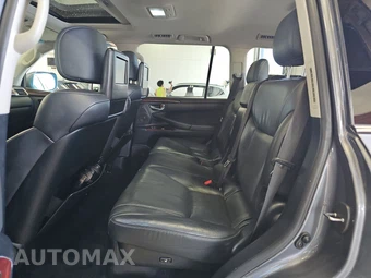2015 Lexus LX 570 - miniatura 13