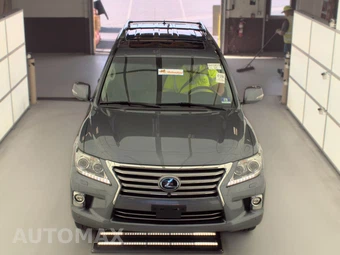 2015 Lexus LX 570 - miniatura 2