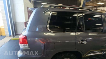 2015 Lexus LX 570 - miniatura 25