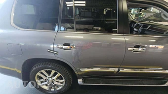 2015 Lexus LX 570 - miniatura 28