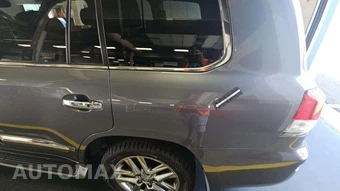 2015 Lexus LX 570 - miniatura 32