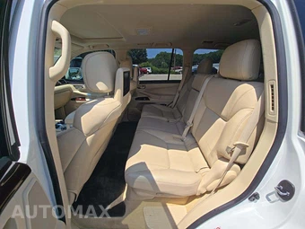 2015 Lexus LX 570 - miniatura 10