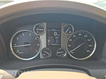 2015 Lexus LX 570 - miniatura 6