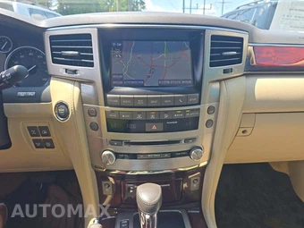 2015 Lexus LX 570 - miniatura 7