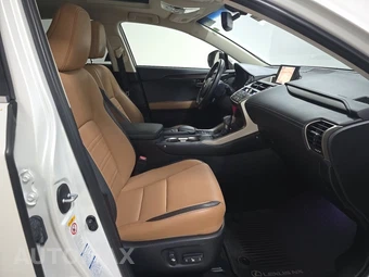 2015 Lexus NX 200t – miniatura 8