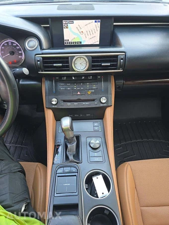 2015 Lexus RC 350 - miniatura 10