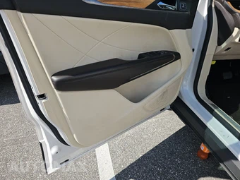 2015 Lincoln MKC – miniatura 9