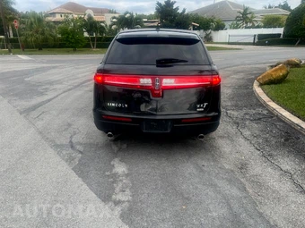 2015 Lincoln MKT w/Limo Pkg - miniatura 2