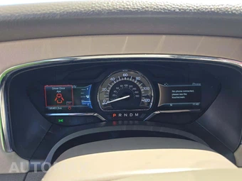 2015 Lincoln Navigator - miniatura 9