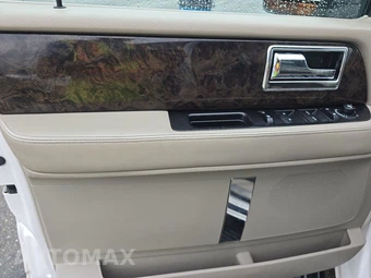 2015 Lincoln Navigator L – miniatura 9