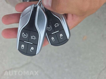 2015 Maserati Quattroporte S Q4 – miniatura 8