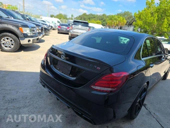 2015 Mercedes-Benz AMG C 63 S Sedan – miniatura 3