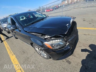 2015 Mercedes-Benz C 300 4MATIC Sedan – miniatura 3