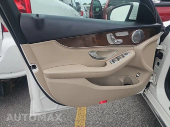 2015 Mercedes-Benz C 300 4MATIC Sedan – miniatura 9