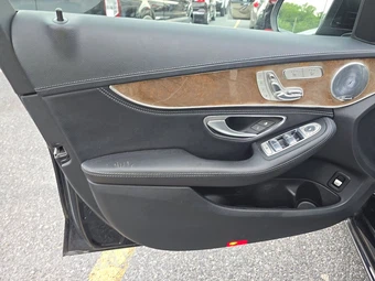 2015 Mercedes-Benz C 300 4MATIC Sedan w/Luxury Pkg – miniatura 9