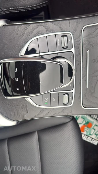 2015 Mercedes-Benz C 300 4MATIC Sedan w/Sport Pkg - miniatura 11