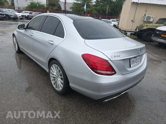 2015 Mercedes-Benz C 300 Sedan – miniatura 2