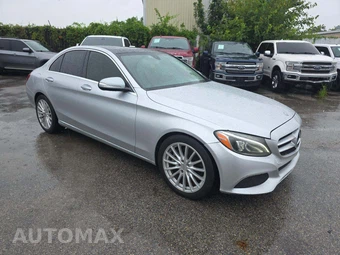 2015 Mercedes-Benz C 300 Sedan – miniatura 4