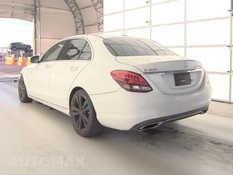2015 Mercedes-Benz C 300 Sedan – miniatura 6