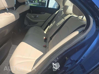 2015 Mercedes-Benz C 300 Sedan – miniatura 13