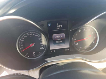 2015 Mercedes-Benz C 300 Sedan – miniatura 9