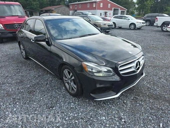 2015 Mercedes-Benz E 250 BlueTEC 4MATIC Sedan - miniatura 3
