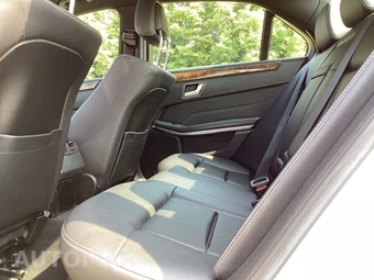 2015 Mercedes-Benz E 350 4MATIC Sedan - miniatura 18
