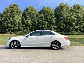 2015 Mercedes-Benz E 350 4MATIC Sedan - miniatura 3