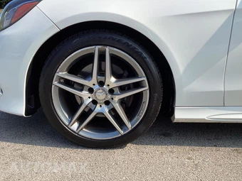 2015 Mercedes-Benz E 350 4MATIC Sedan - miniatura 4