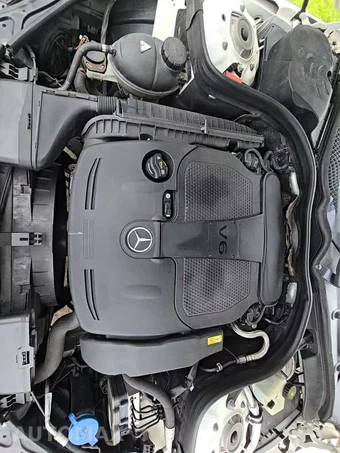 2015 Mercedes-Benz E 350 4MATIC Sedan - miniatura 31