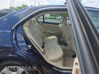 2015 Mercedes-Benz E 350 4MATIC Sedan - miniatura 13