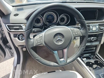 2015 Mercedes-Benz E 350 Sedan - miniatura 10