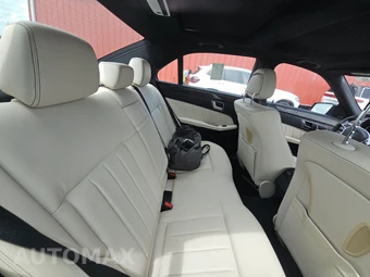 2015 Mercedes-Benz E 400 4MATIC Sedan - miniatura 14