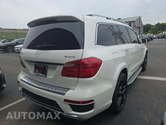 2015 Mercedes-Benz GL 550 4MATIC - miniatura 3