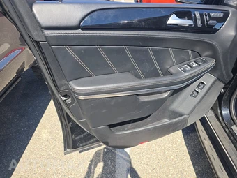 2015 Mercedes-Benz GL 63 AMG 4MATIC – miniatura 9