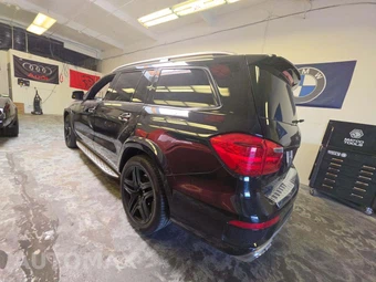 2015 Mercedes-Benz GL 63 AMG 4MATIC – miniatura 2