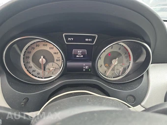 2015 Mercedes-Benz GLA 250 4MATIC – miniatura 12