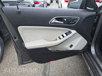 2015 Mercedes-Benz GLA 250 4MATIC – miniatura 9