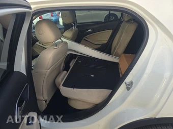 2015 Mercedes-Benz GLA 250 – miniatura 13