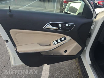 2015 Mercedes-Benz GLA 250 – miniatura 9
