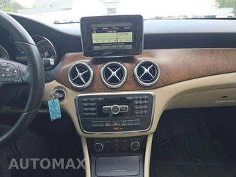 2015 Mercedes-Benz GLA 250 – miniatura 10