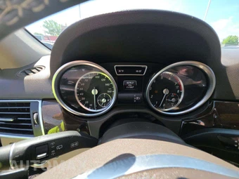 2015 Mercedes-Benz ML 350 – miniatura 9