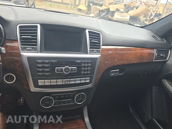 2015 Mercedes-Benz ML 63 AMG - miniatura 11