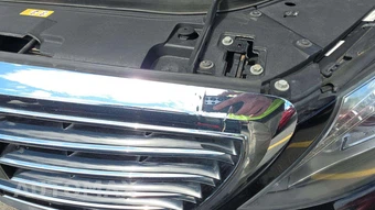 2015 Mercedes-Benz S 550 4MATIC Sedan - miniatura 3