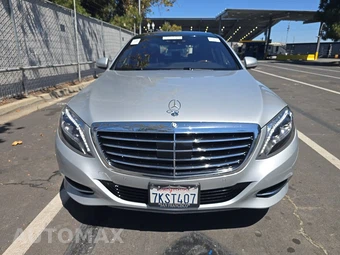 2015 Mercedes-Benz S 550 Sedan - miniatura 2