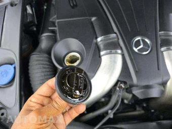 2015 Mercedes-Benz S 550 Sedan - miniatura 36