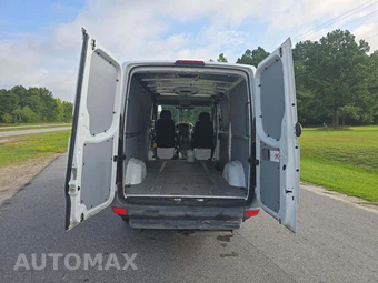 2015 Mercedes-Benz Sprinter 2500 Cargo Van Standard Roof 144.3" WB - miniatura 10